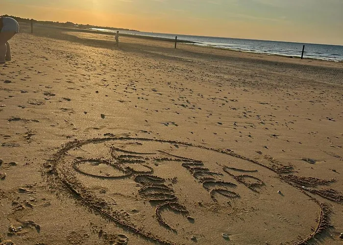 La Petite Luzerne 300m De La Plage, Cosy Et Confortable Maison Renovee Pour 8 *